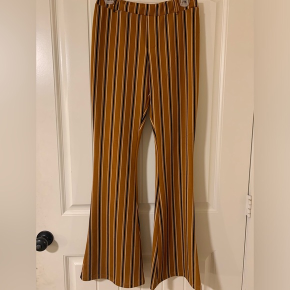 🤎FALL CLEAN OUT🤎 Women’s Altar’d State elastic bell bottoms - Picture 1 of 3